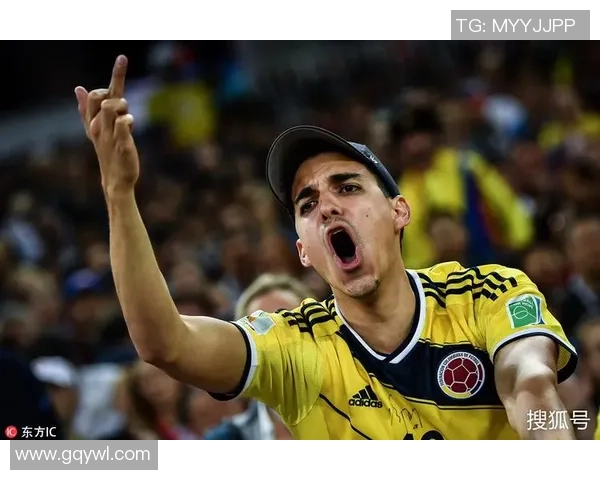 足球明星亲民互动展现魅力球迷手势引发热潮